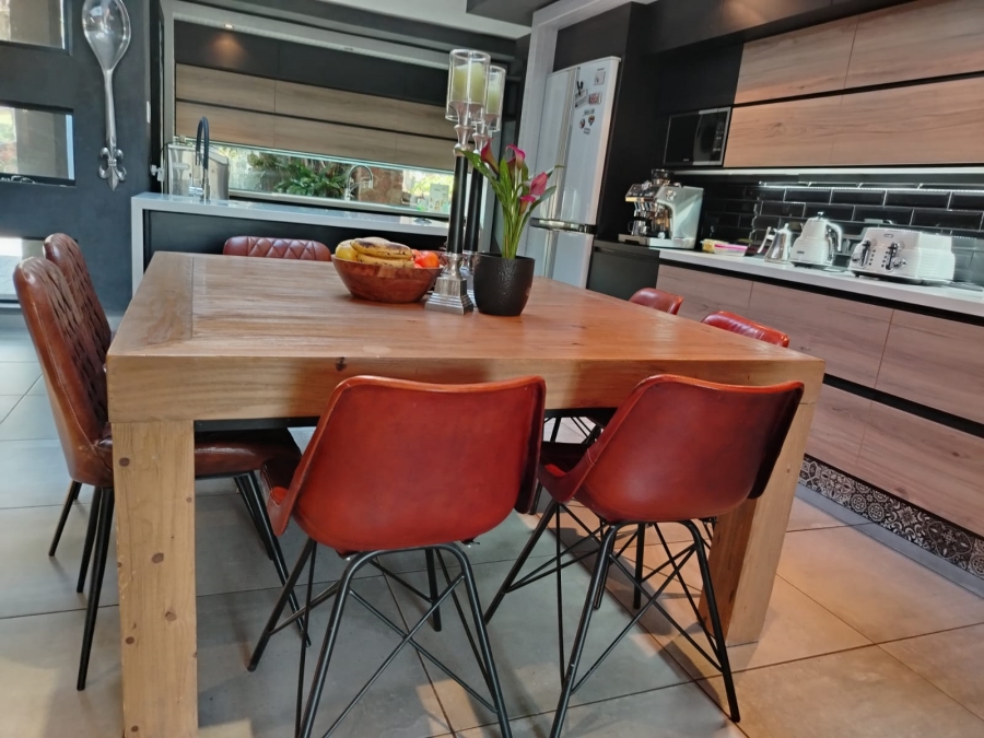 5 Bedroom Property for Sale in Protea Park North West